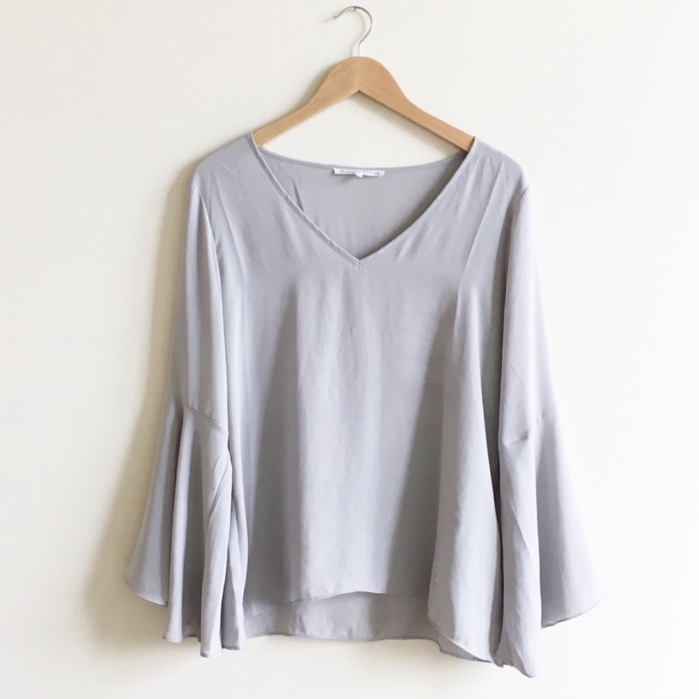 Violet and Claire bell sleeve grey blouse!! ❤️